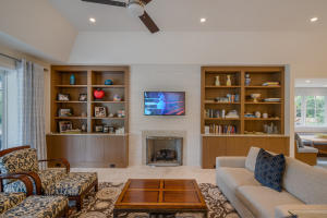 ADMIRALS COVE - Residential