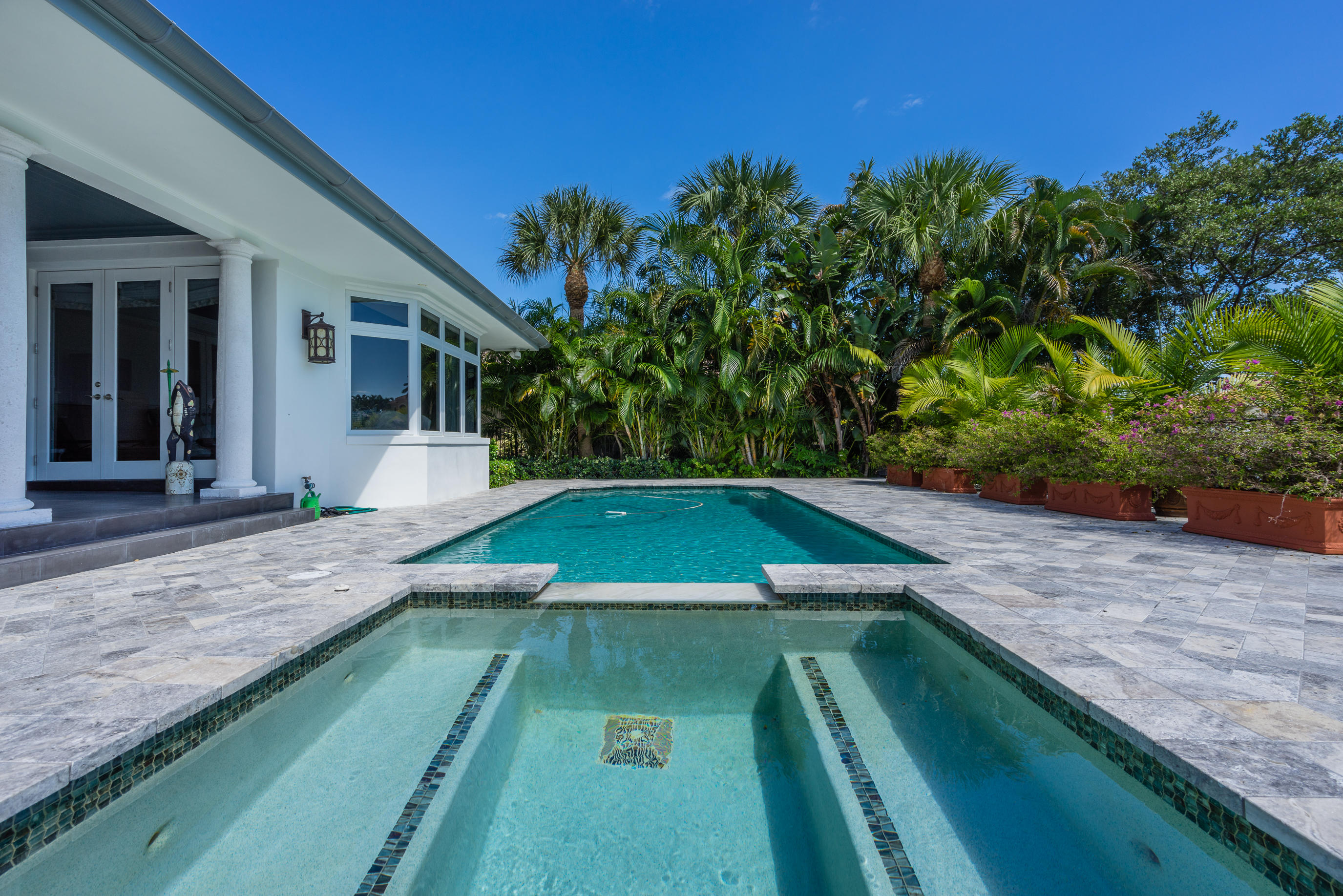 ADMIRALS COVE - Residential