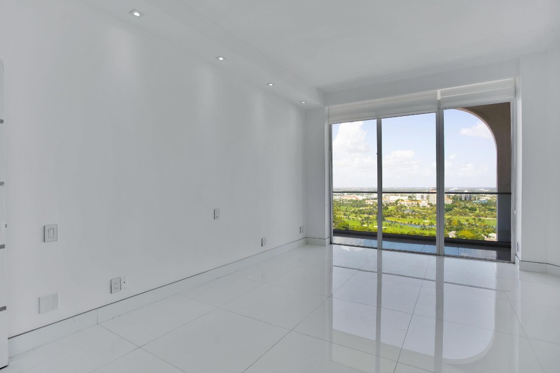 Turnberry Isle North - Residential