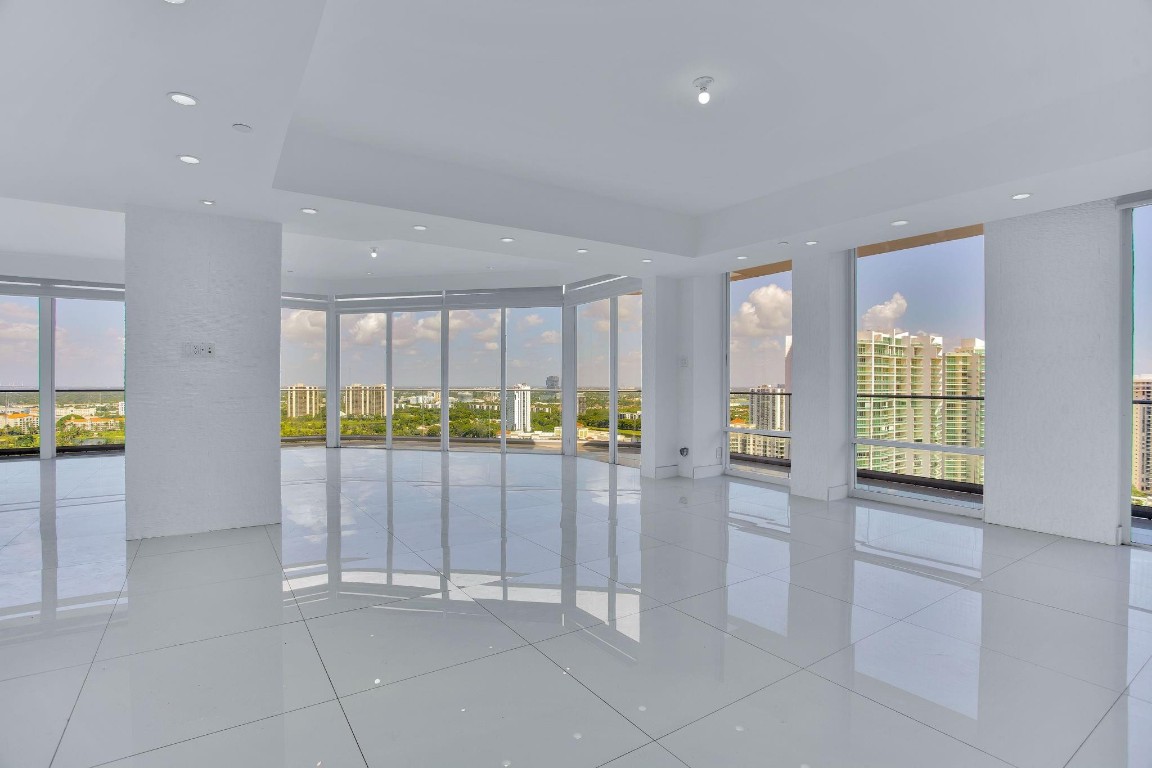 Turnberry Isle North - Residential