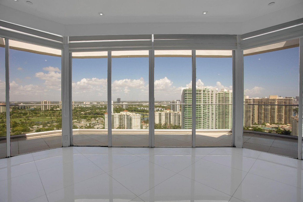 Turnberry Isle North - Residential