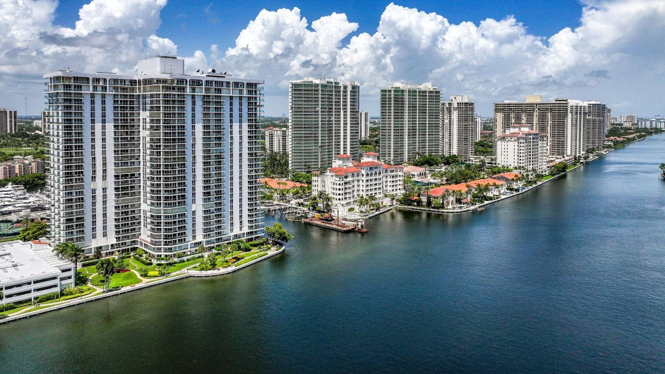Turnberry Isle North - Residential