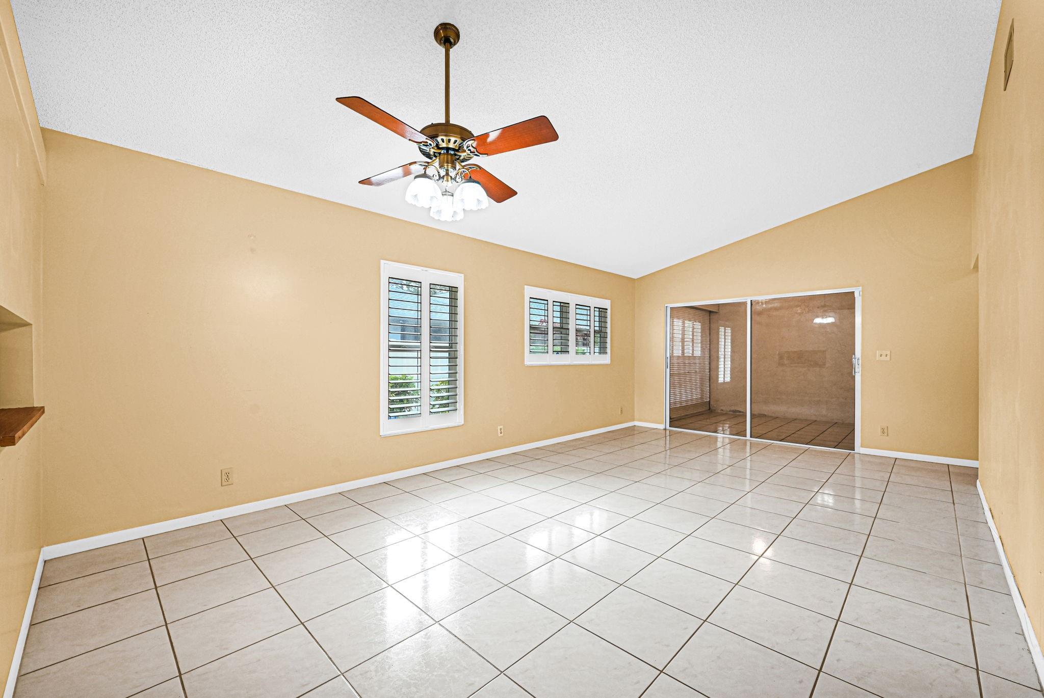 8943 Sunscape Ln 8943
