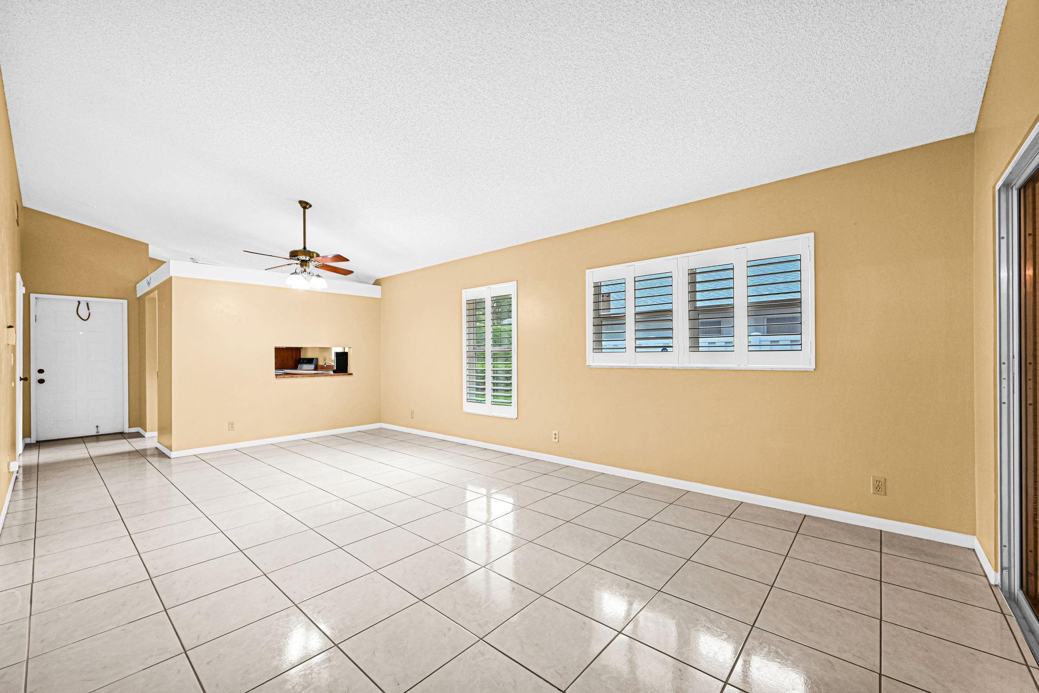 8943 Sunscape Ln 8943