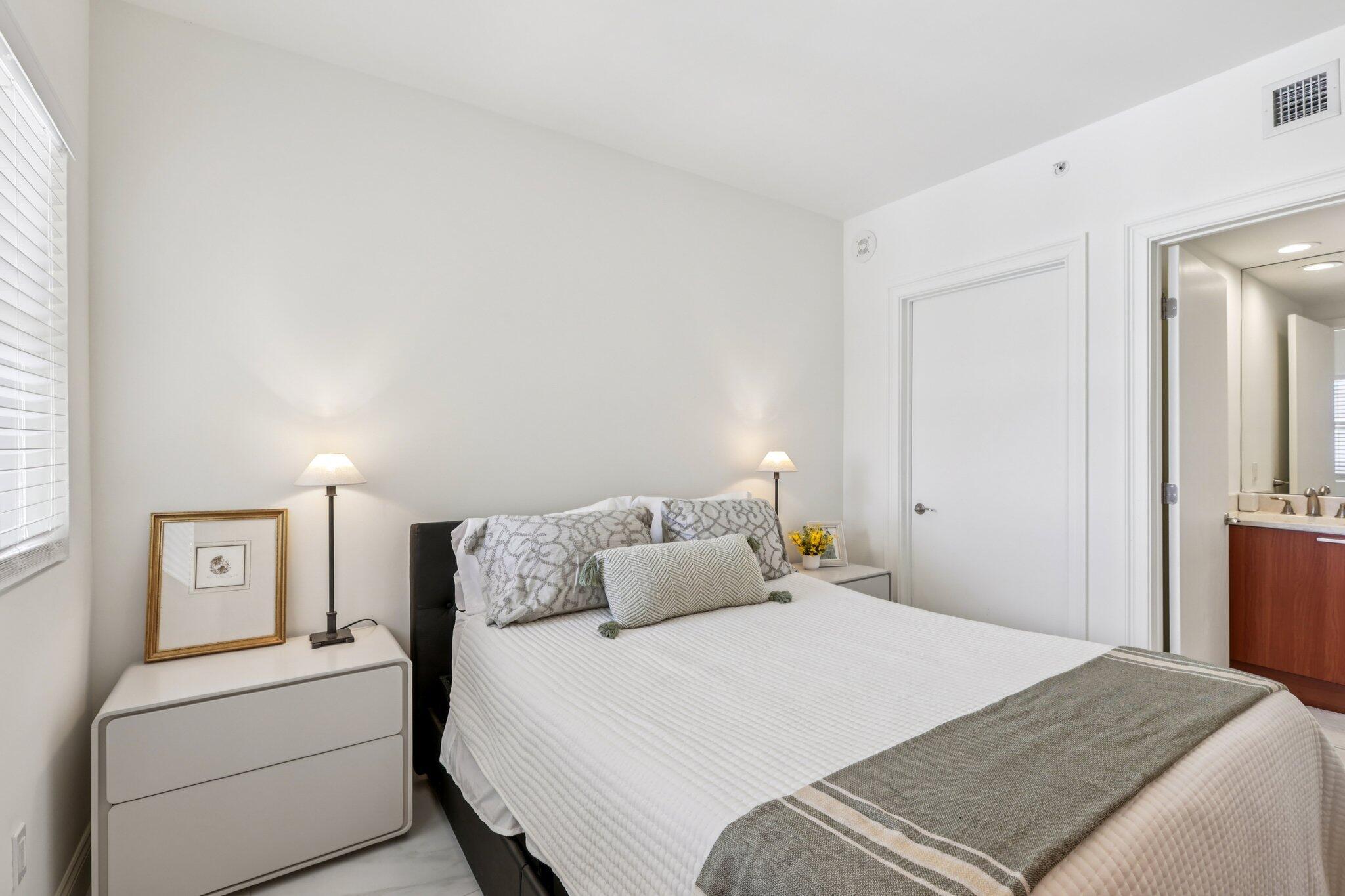 MARINA GRANDE RIVIERA BEACH CONDO - Residential