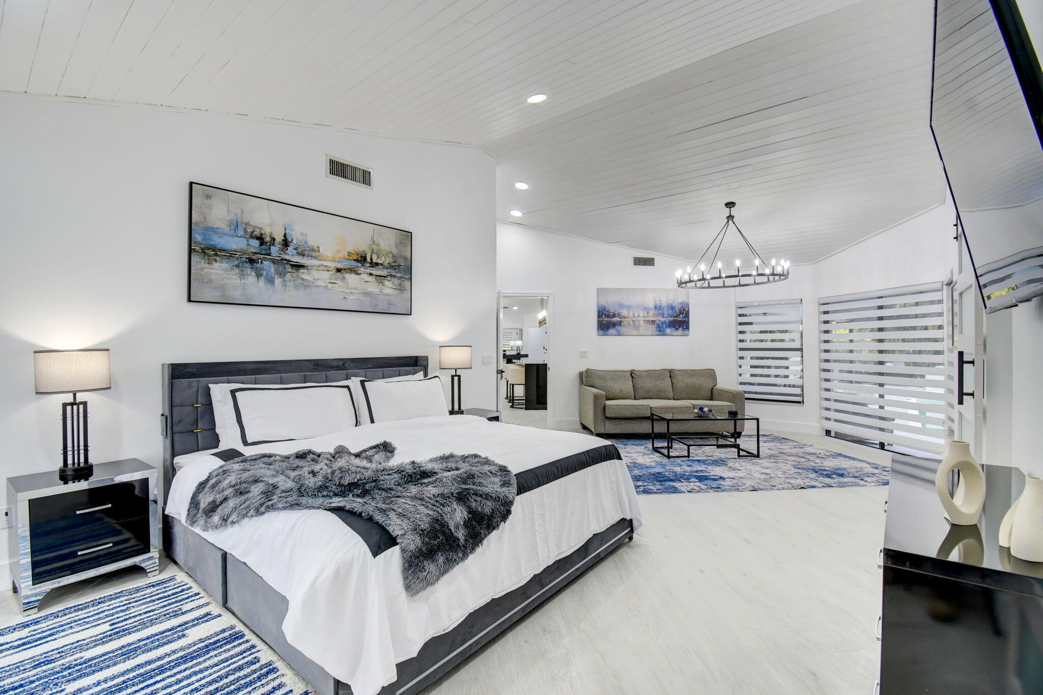 PINEWOOD OF WELLINGTON - Residential Lease