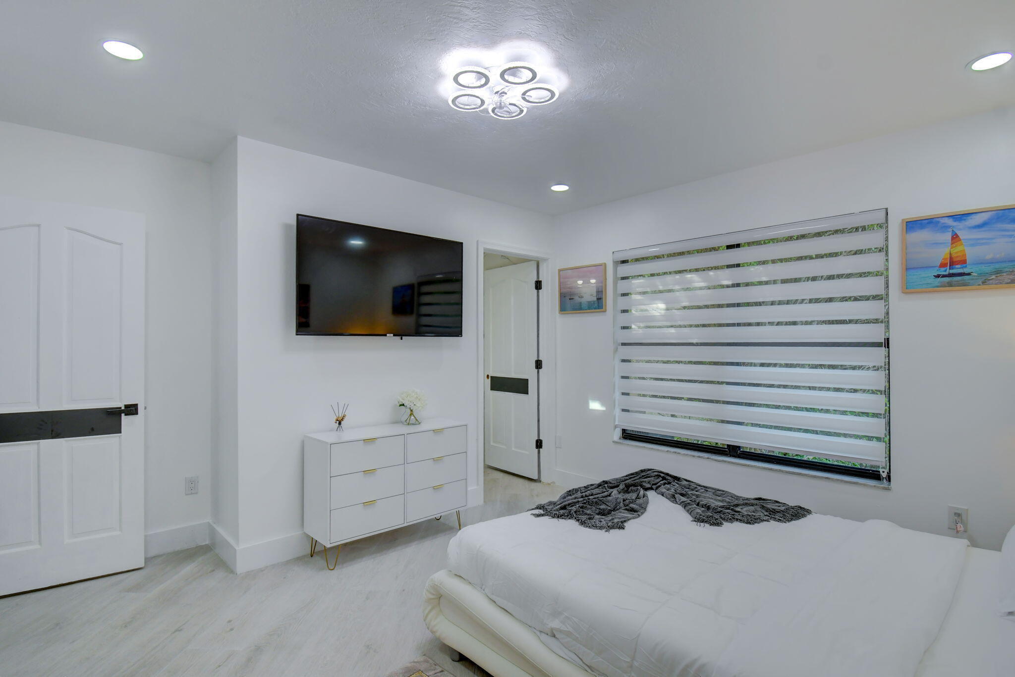 PINEWOOD OF WELLINGTON - Residential Lease