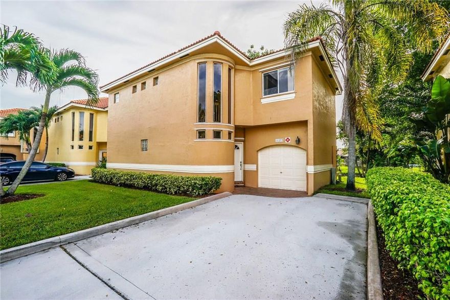 RARELY AVAILABLE WATERFRONT HOME ON A CORNER LOT IN PORTOFINO - 3 BED/2.5 BATH + LOFT (CAN BE USED AS 4TH BEDROOM) - 1 CAR GARAGE  W/ A BIG DRIWAY FOR EXTRA PARKING - THIS IS BASICALLY A DETACHED FREE STANDING HOME BUT LEGAL DESCRIPTION HAS IT AS A CONDO - REMODELED KITCHEN W/ SS APPLIANCES, CUSTOM CABINETRY, & GRANITE COUNTERTOPS  - GREAT VIEWS TO ENJOY THE SERENE  & PEACEFUL WATERVIEW - SCREENED PATIO JUST FEET FROM THE LAKE - MASTER HAS WALK IN CLOSET ALONG W/ SEPARATE TUB & SHOWER - COMMUNITY POOL