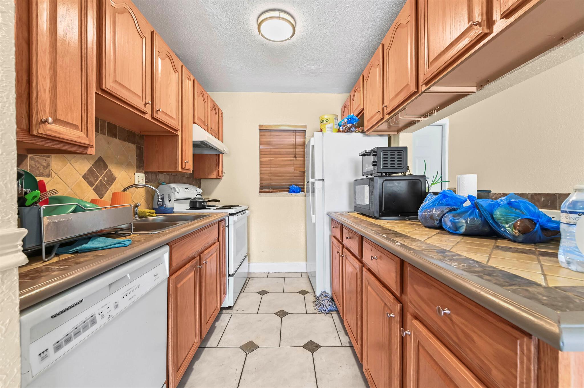 VICTORIA SQUARE CONDO - Residential