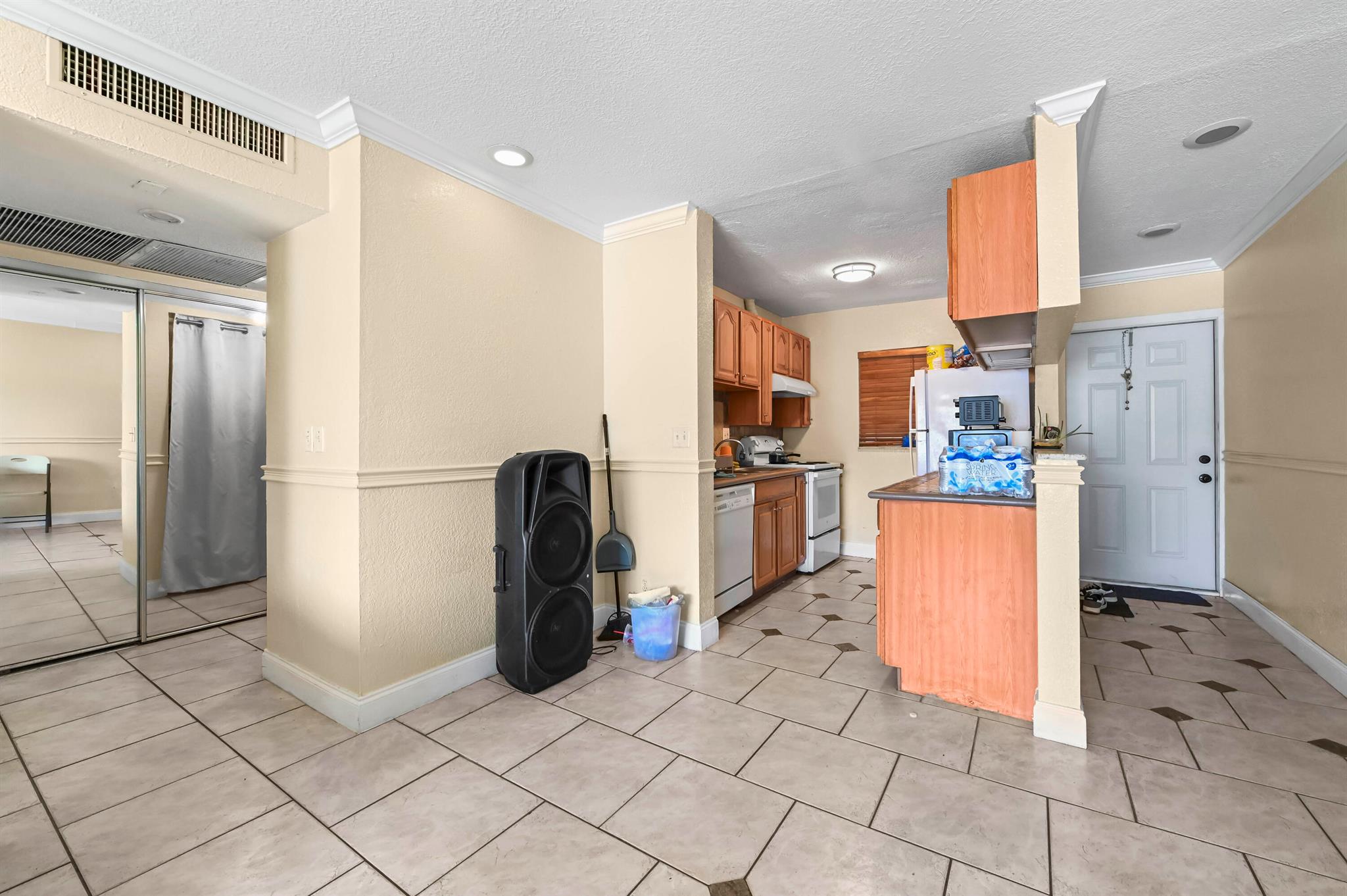 VICTORIA SQUARE CONDO - Residential