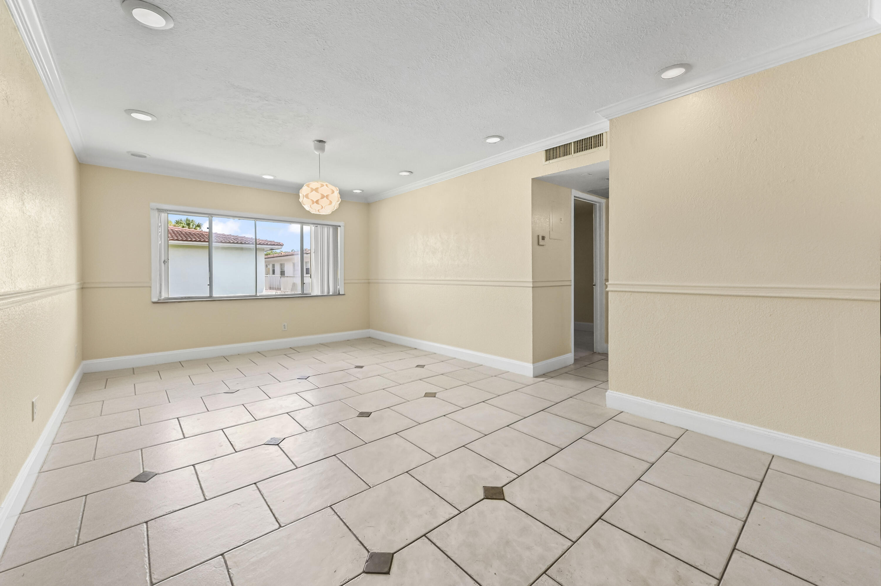 VICTORIA SQUARE CONDO - Residential