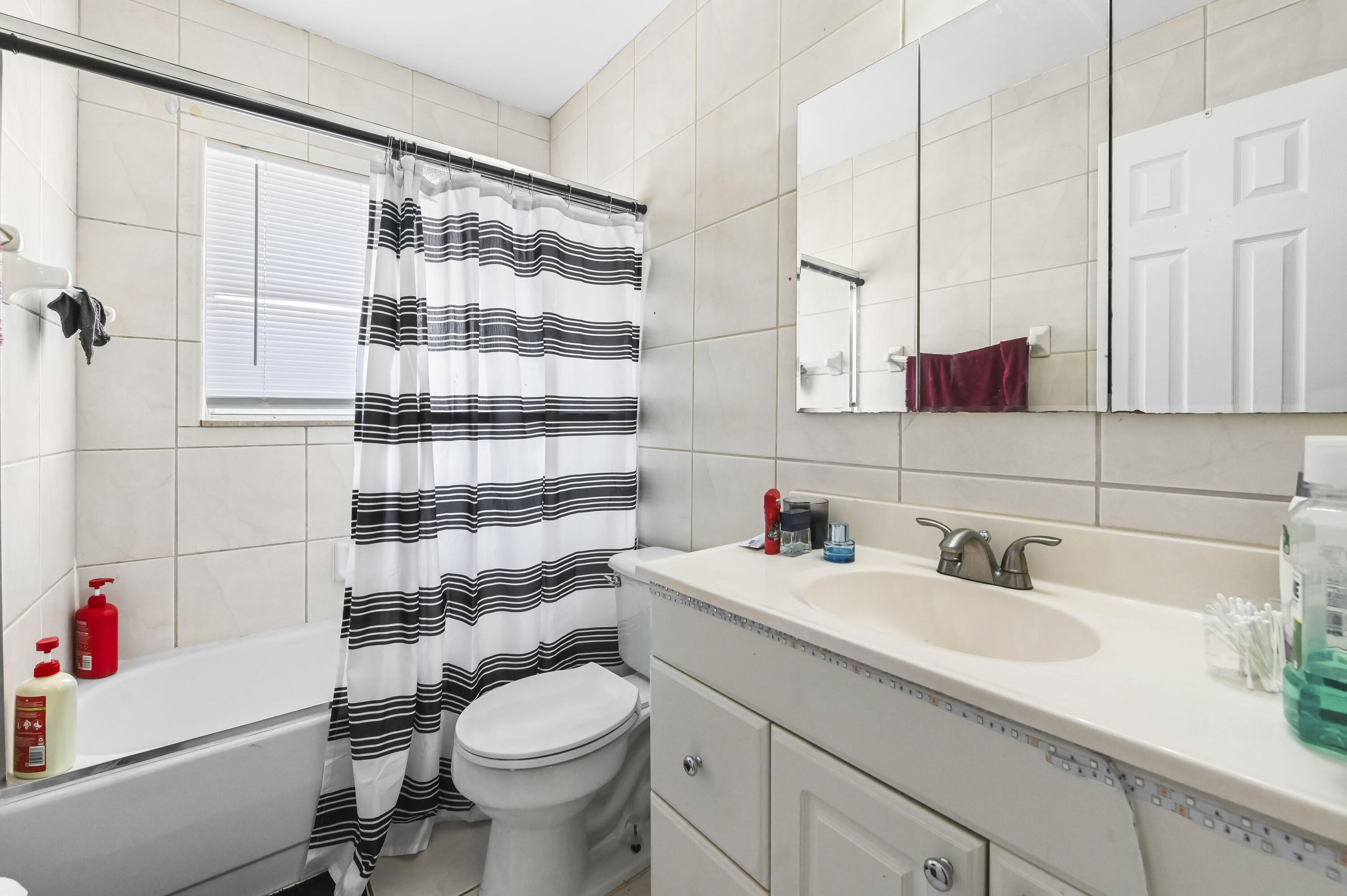 VICTORIA SQUARE CONDO - Residential