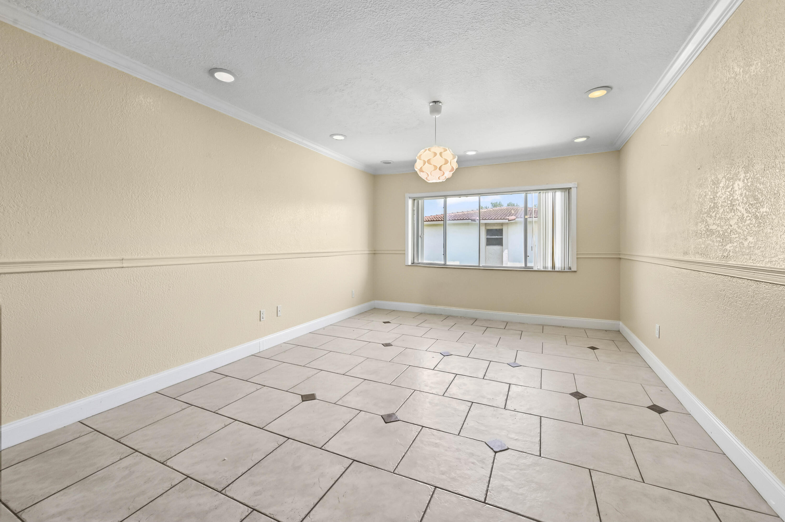 VICTORIA SQUARE CONDO - Residential