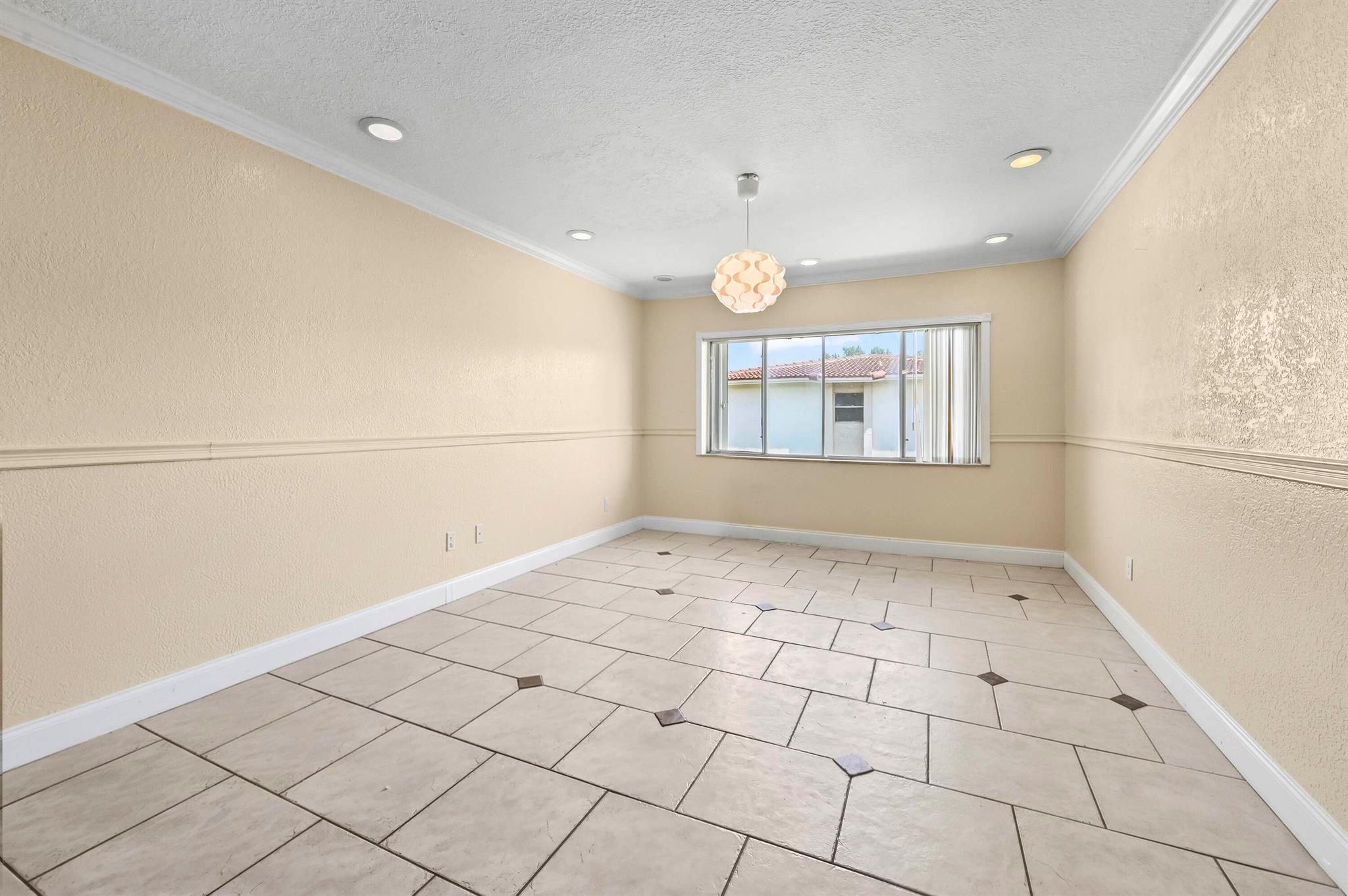 VICTORIA SQUARE CONDO - Residential