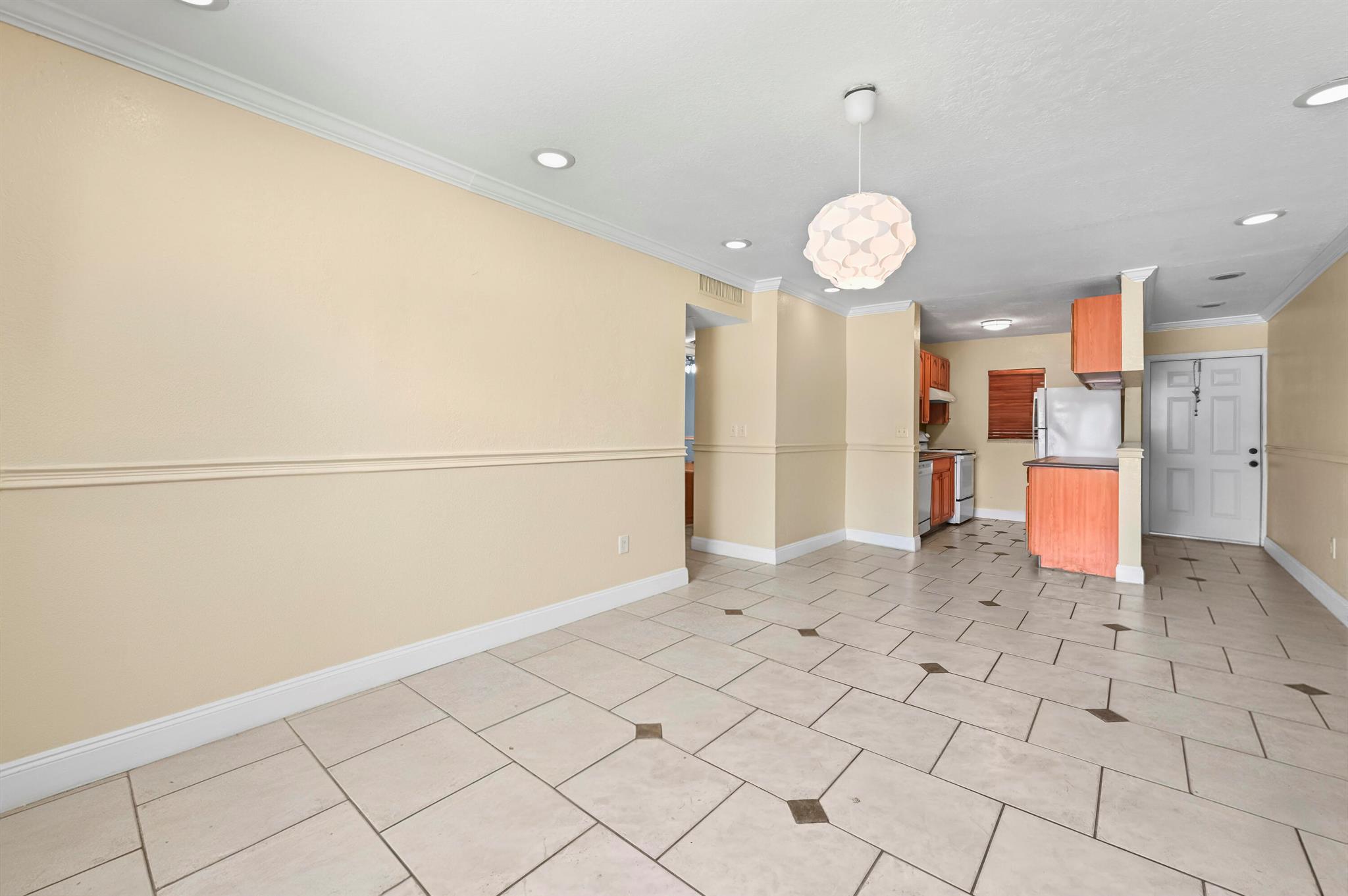 VICTORIA SQUARE CONDO - Residential