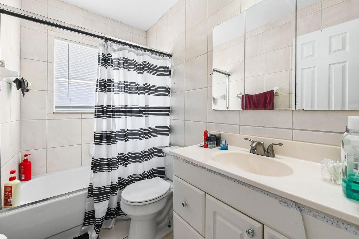 VICTORIA SQUARE CONDO - Residential