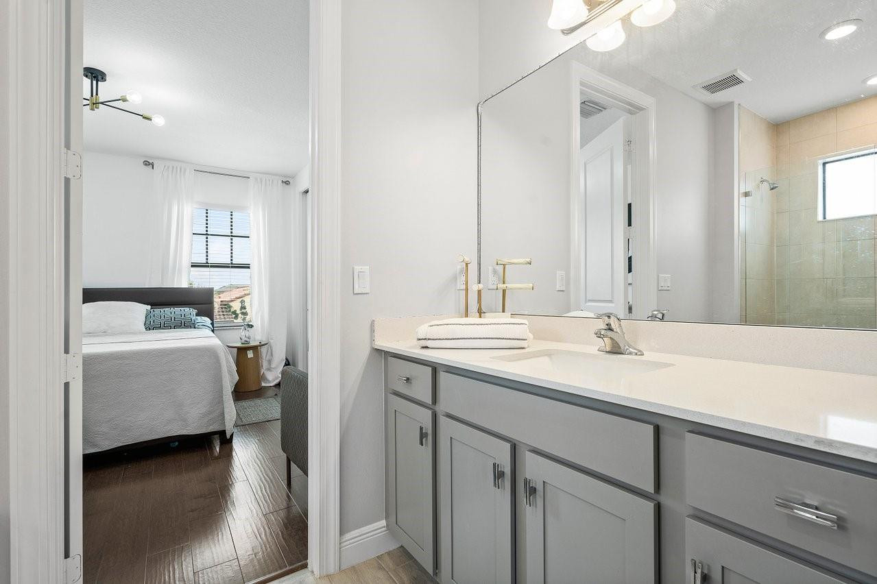 Parkland Bay 183-49 B - Residential