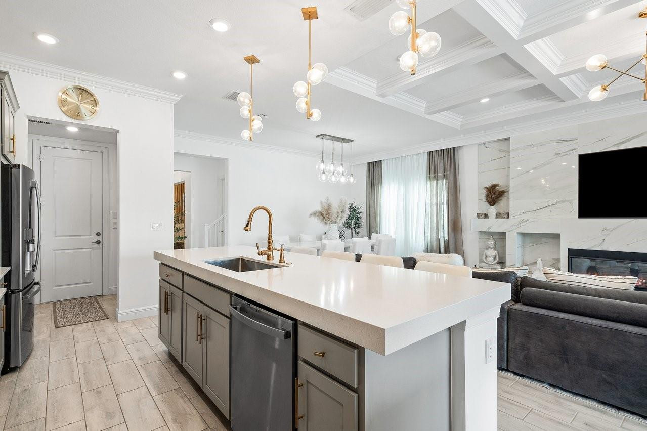 Parkland Bay 183-49 B - Residential