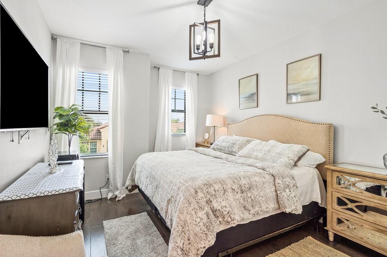 Parkland Bay 183-49 B - Residential