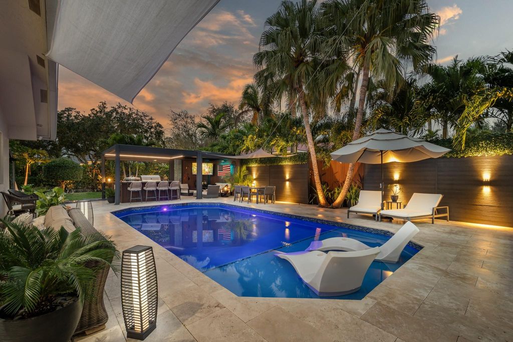 Photo of 1574 Island Way, Weston, FL 33326 (MLS # F10502614)