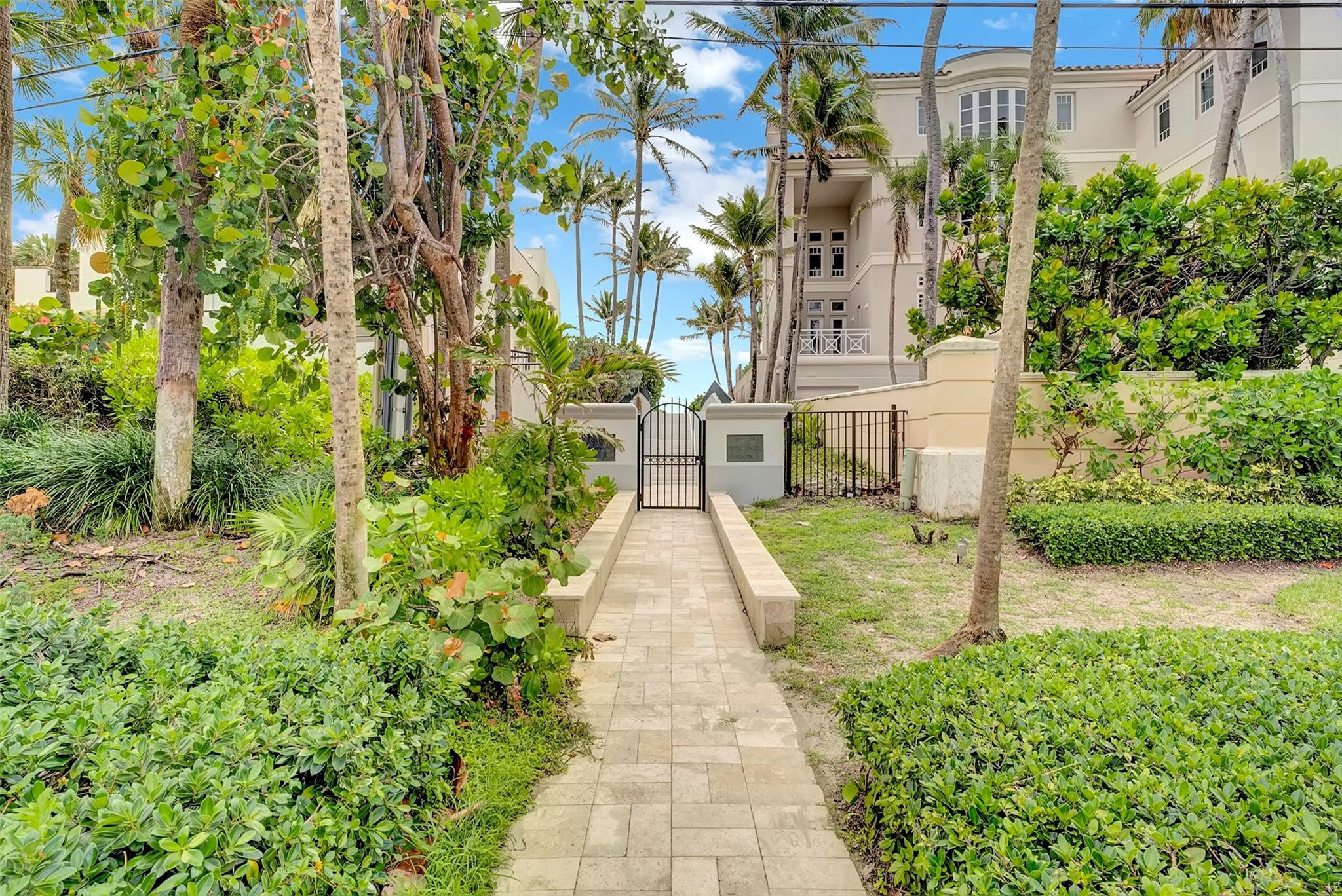 CEAIRE CONDO - Residential