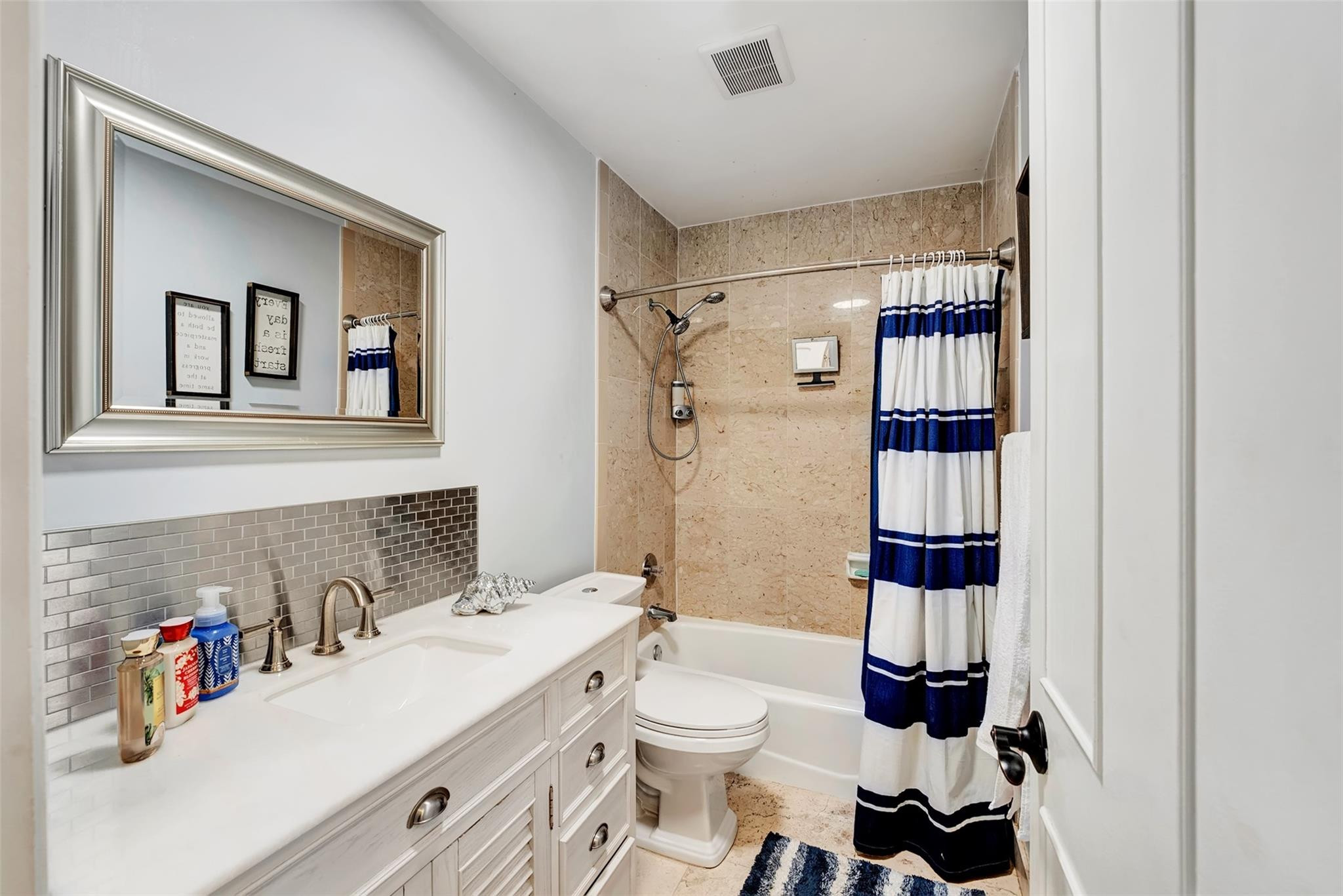 CEAIRE CONDO - Residential