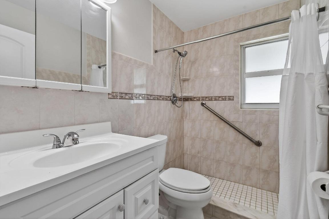 MERIDIAN CONDO 3 - Residential