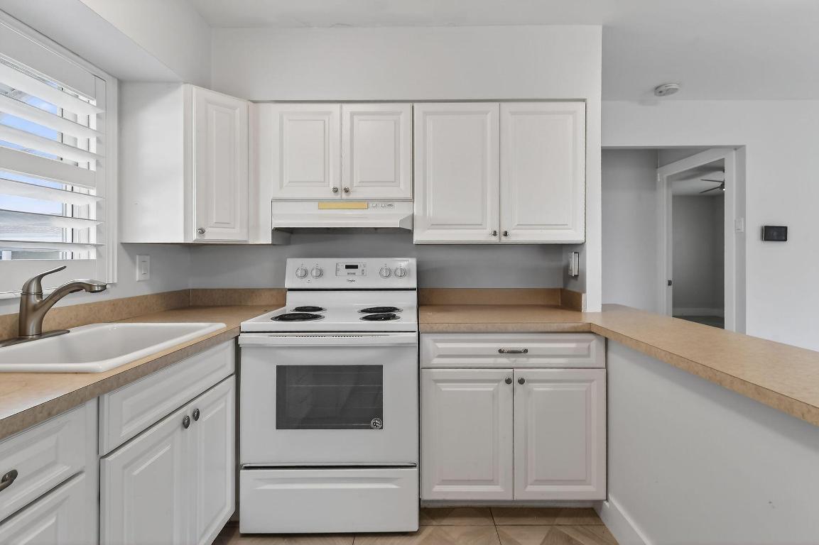 3060 Meridian Way N 8, Palm Beach Gardens, FL, 33410/$235,000 1 3060 Meridian Way N 8