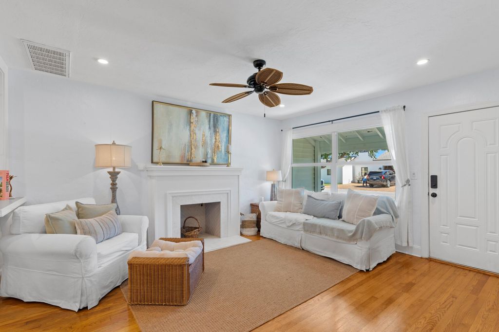 Photo of 1517 N Palmway, Lake Worth Beach, FL 33460 (MLS # R11161571)