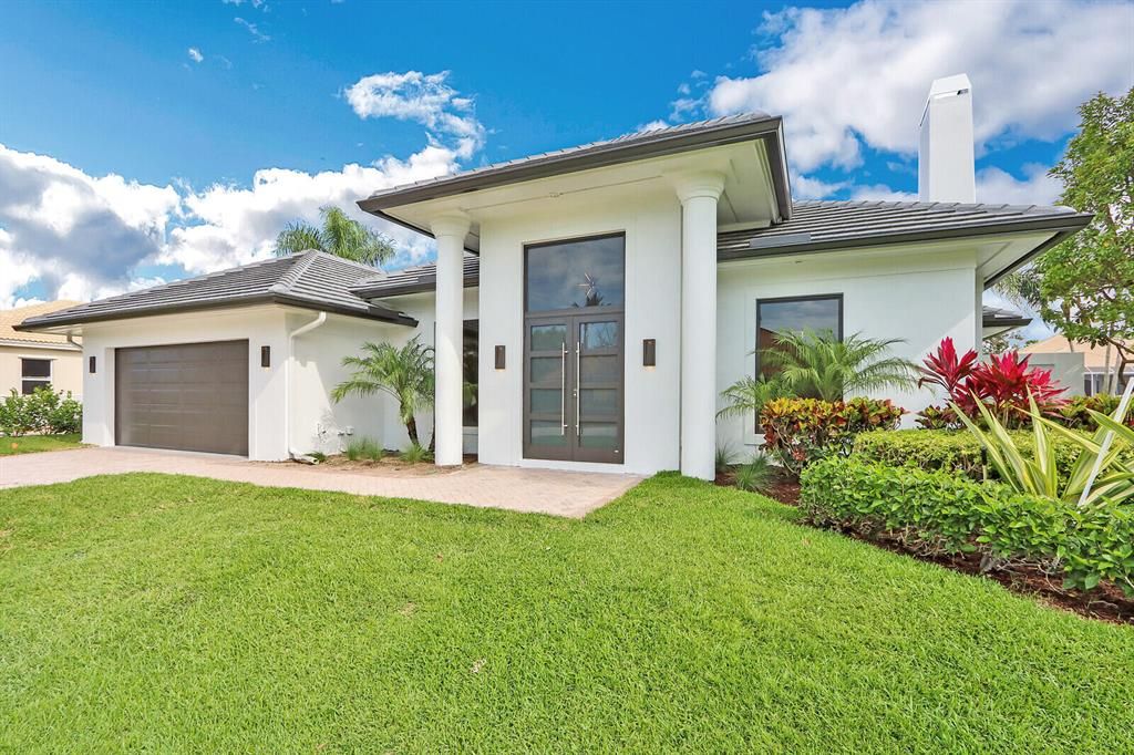 Photo of 8701 SE Water Oak Place, Jupiter, FL 33469 (MLS # R10786229)