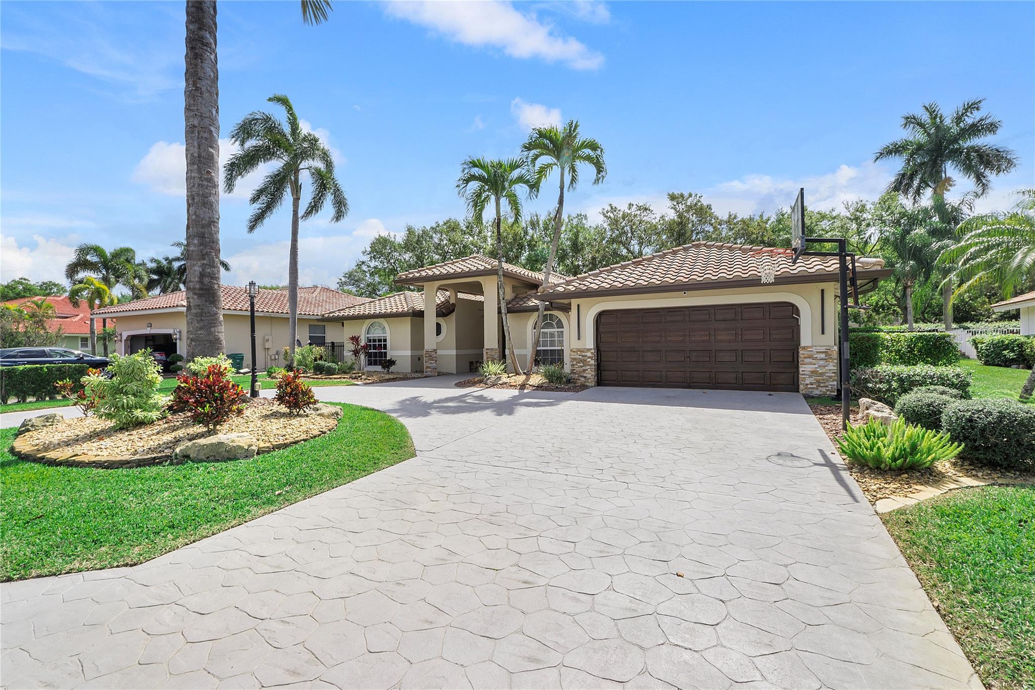 10636 NW 49th St