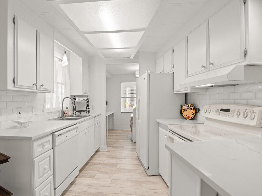 Pinelake Village - Residential