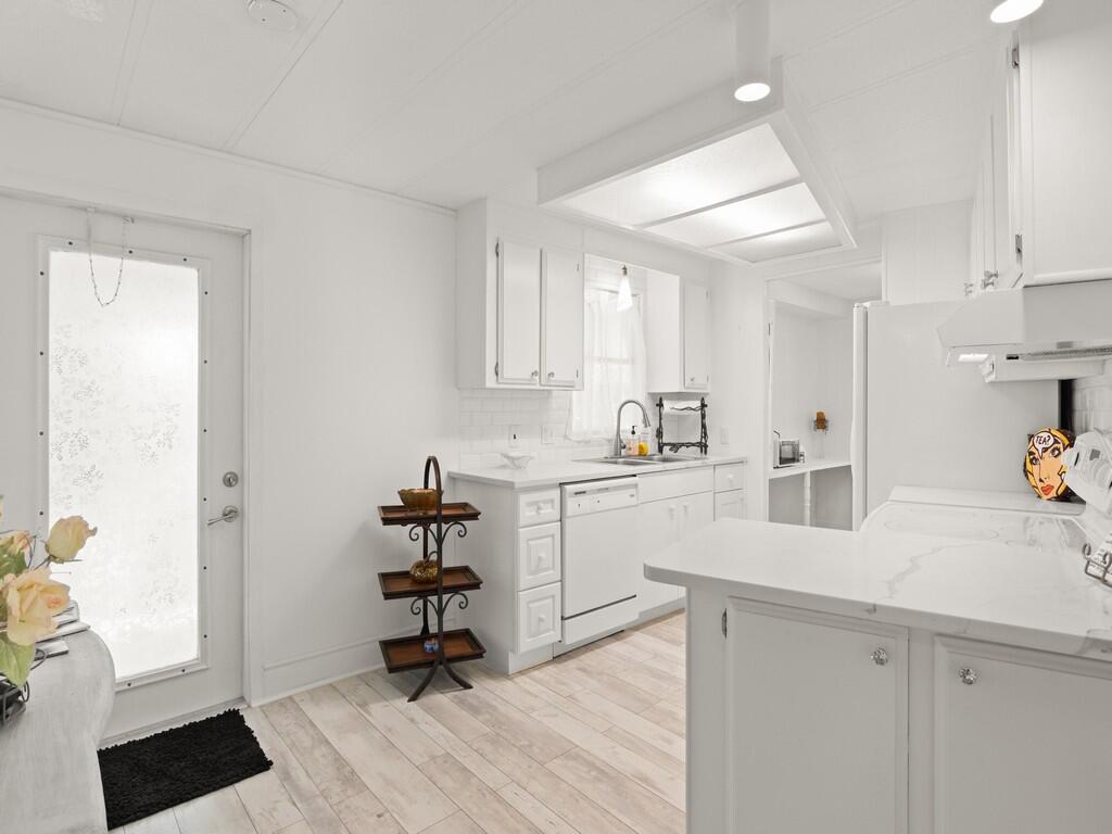 Pinelake Village - Residential