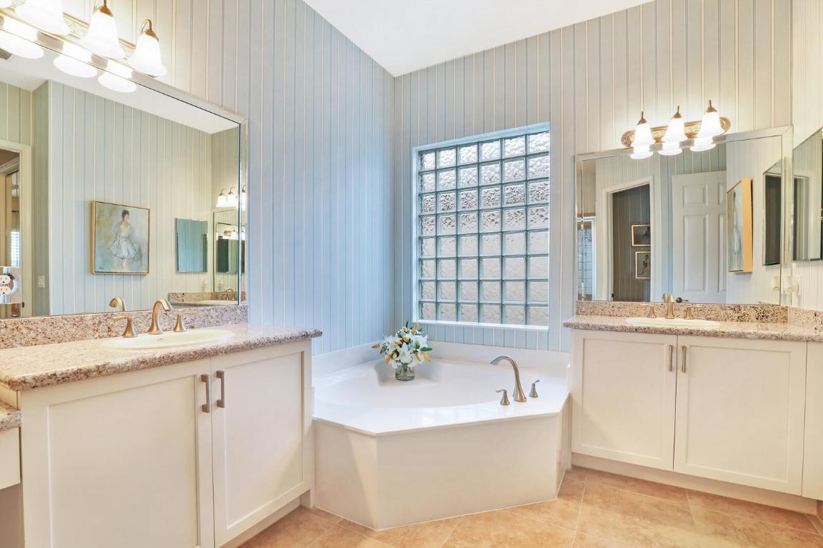 VALENCIA COVE AGR PUD PL 7 - Residential