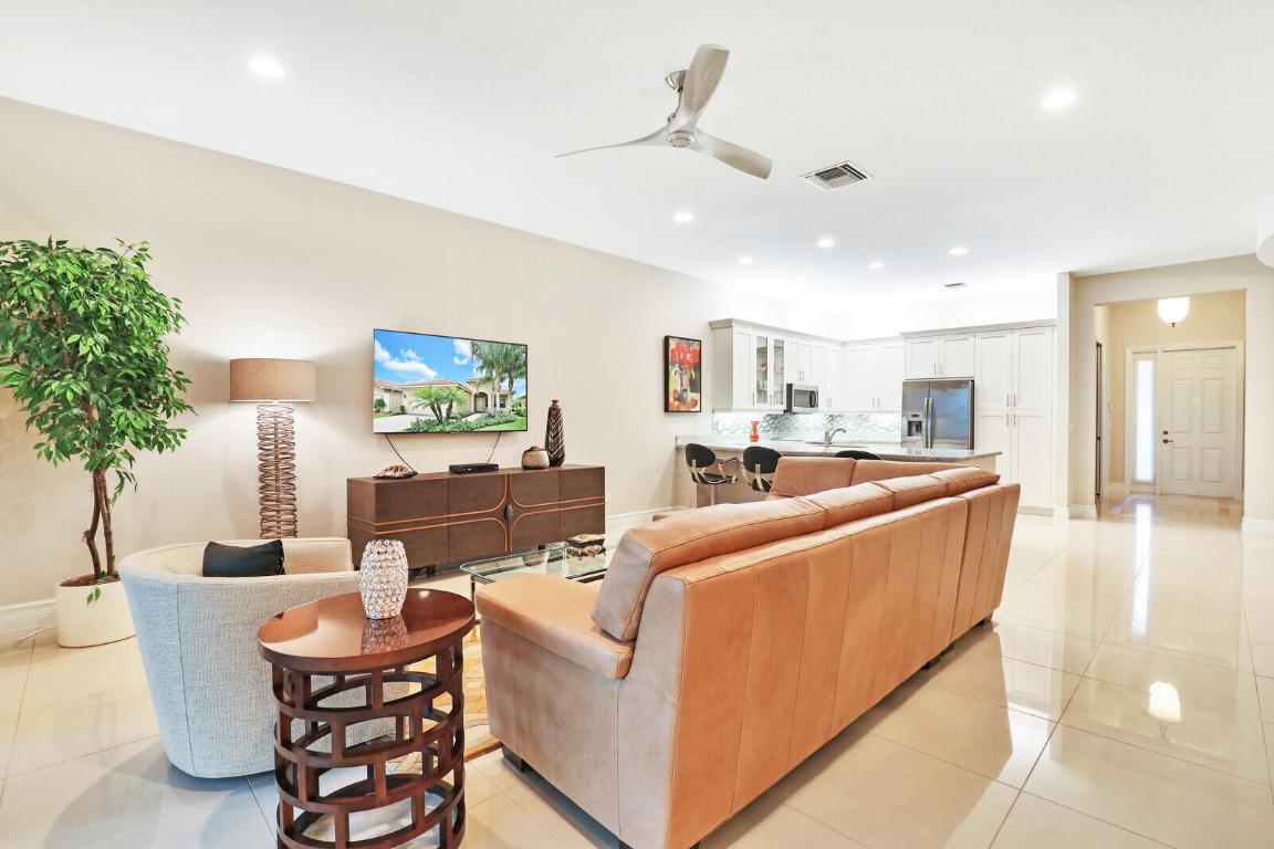 VALENCIA COVE AGR PUD PL 7 - Residential