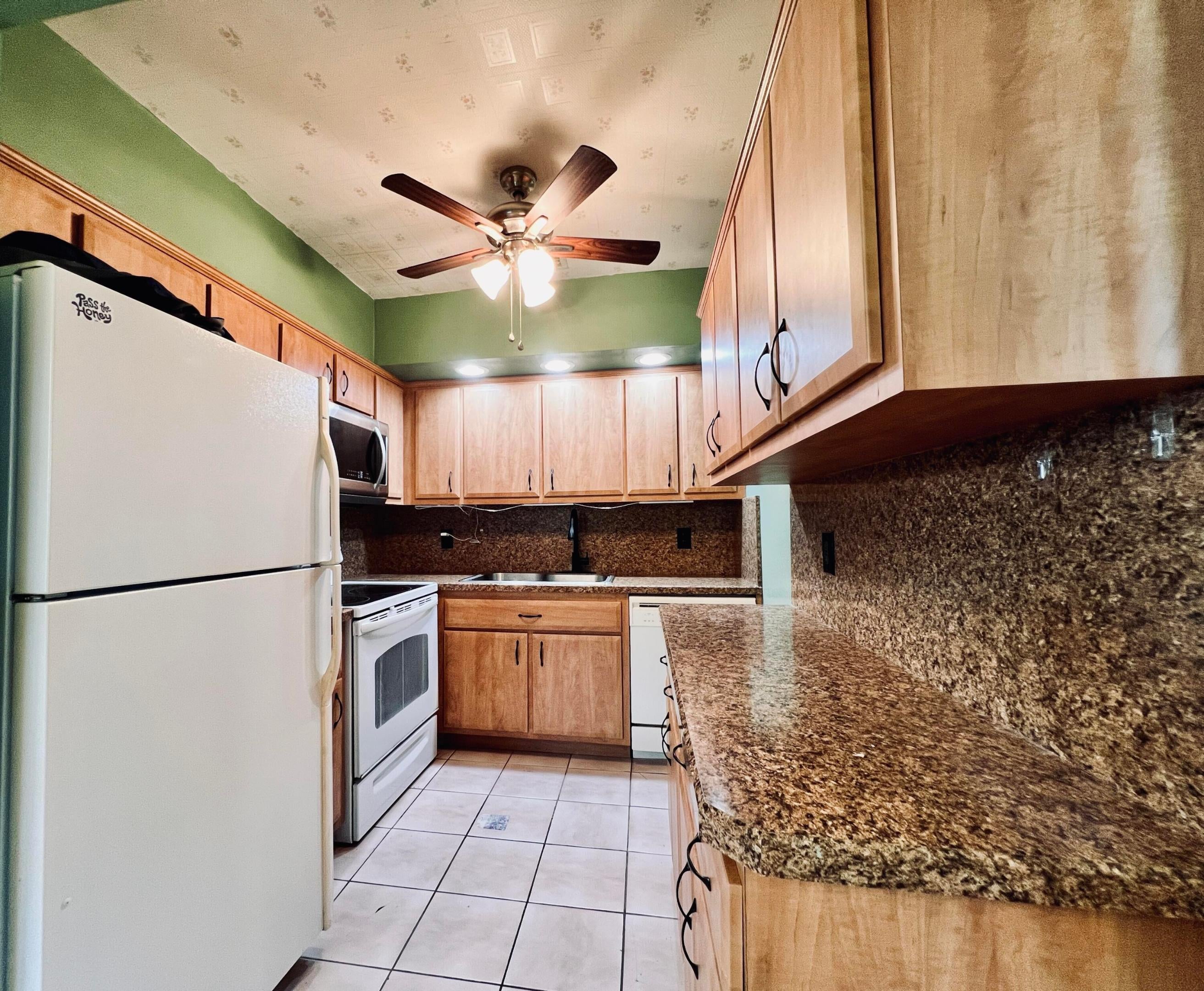 210 Easthampton I, West Palm Beach FL 33417