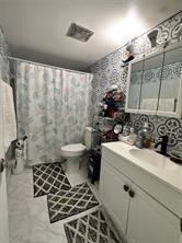 2400 NE 10th Street 205