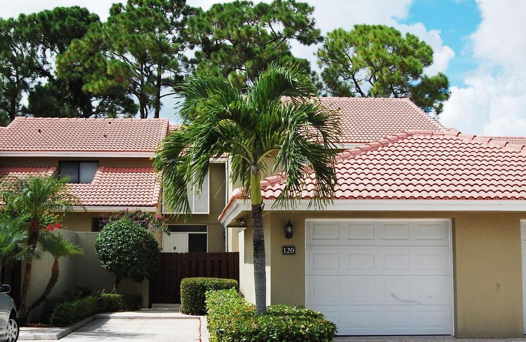Photo of 120 Old Meadow Way, Palm Beach Gardens, FL 33418 (MLS # R11146364)