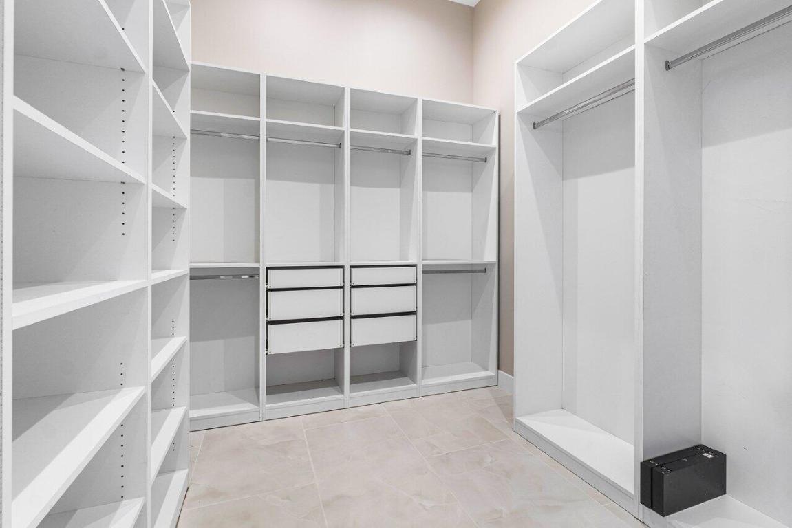 MILESTONE WEST - Residential