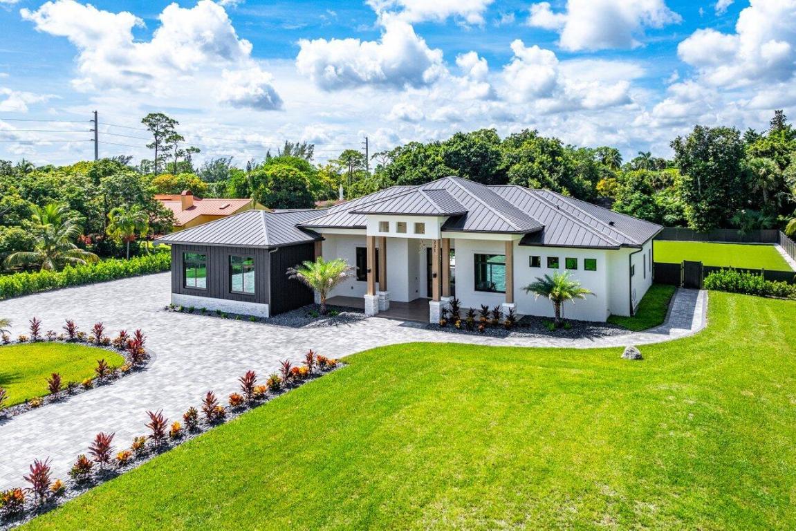 MILESTONE WEST - Residential