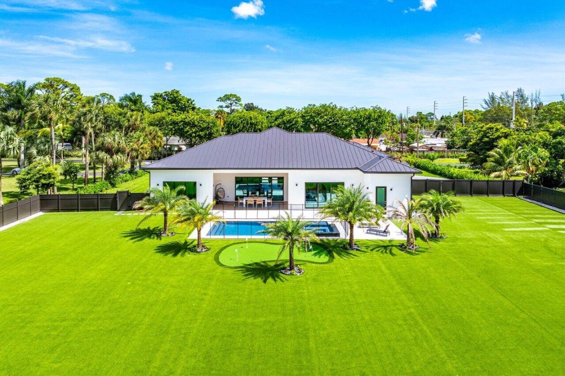 MILESTONE WEST - Residential