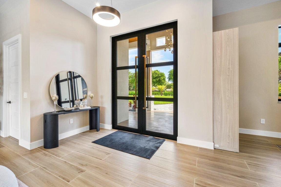 MILESTONE WEST - Residential