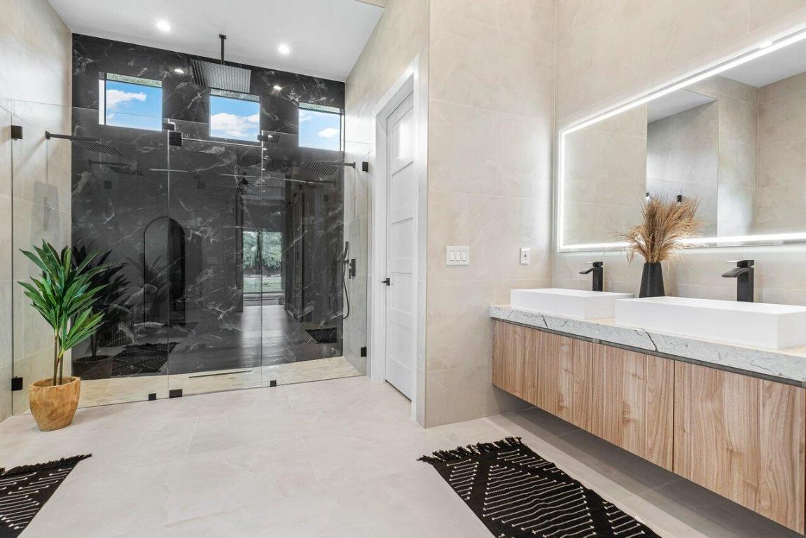 MILESTONE WEST - Residential