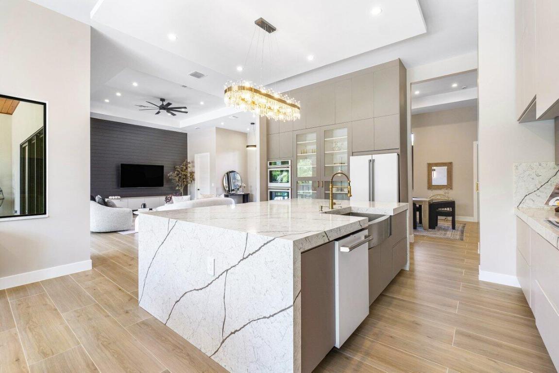 MILESTONE WEST - Residential