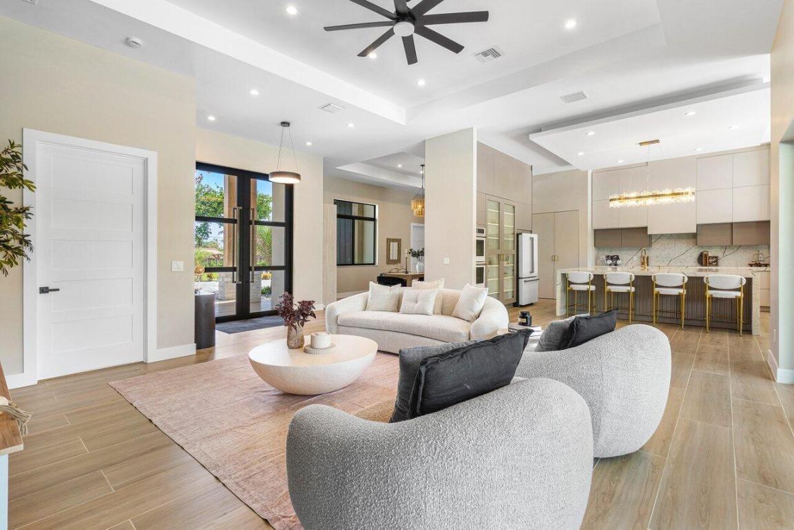 MILESTONE WEST - Residential