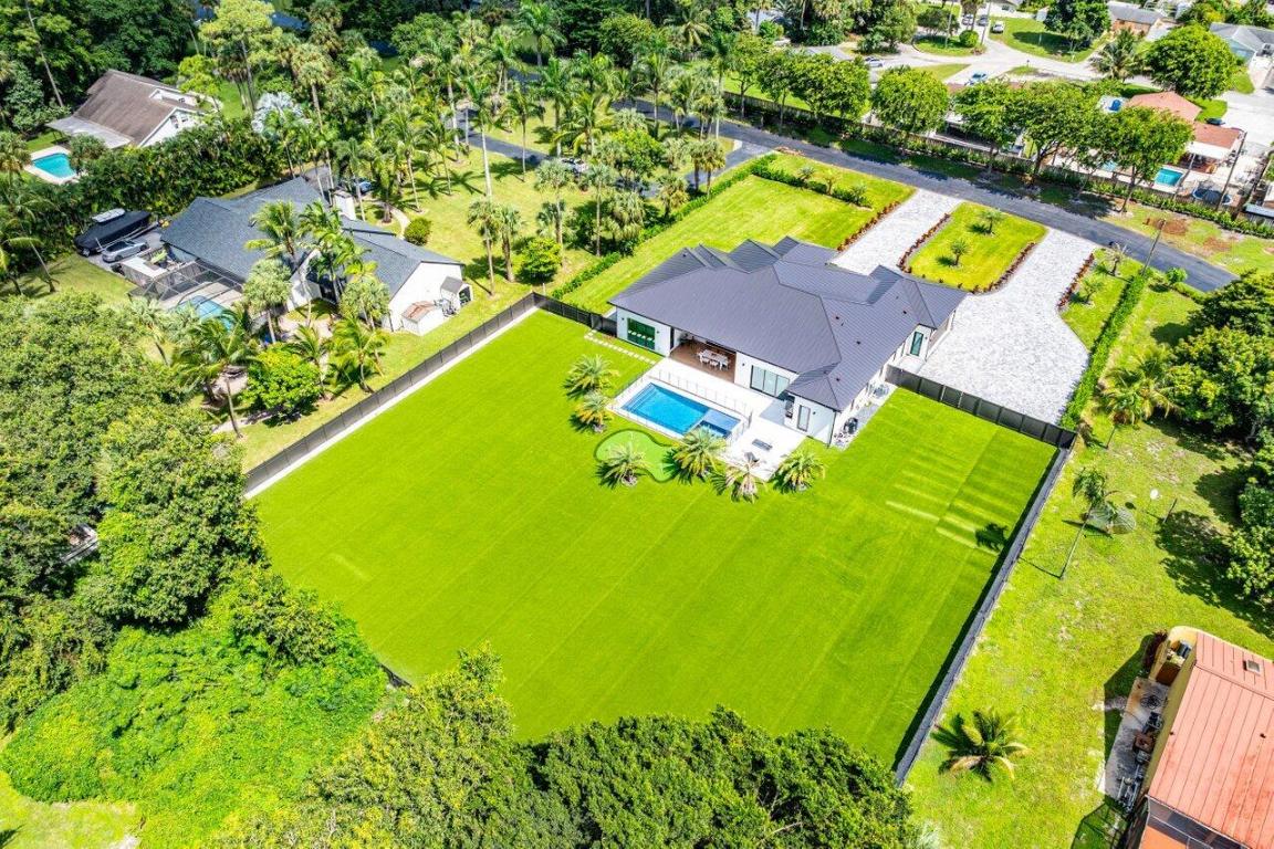 MILESTONE WEST - Residential