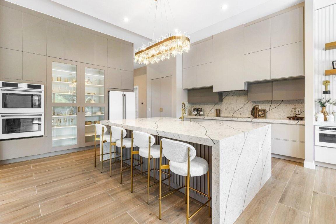 MILESTONE WEST - Residential