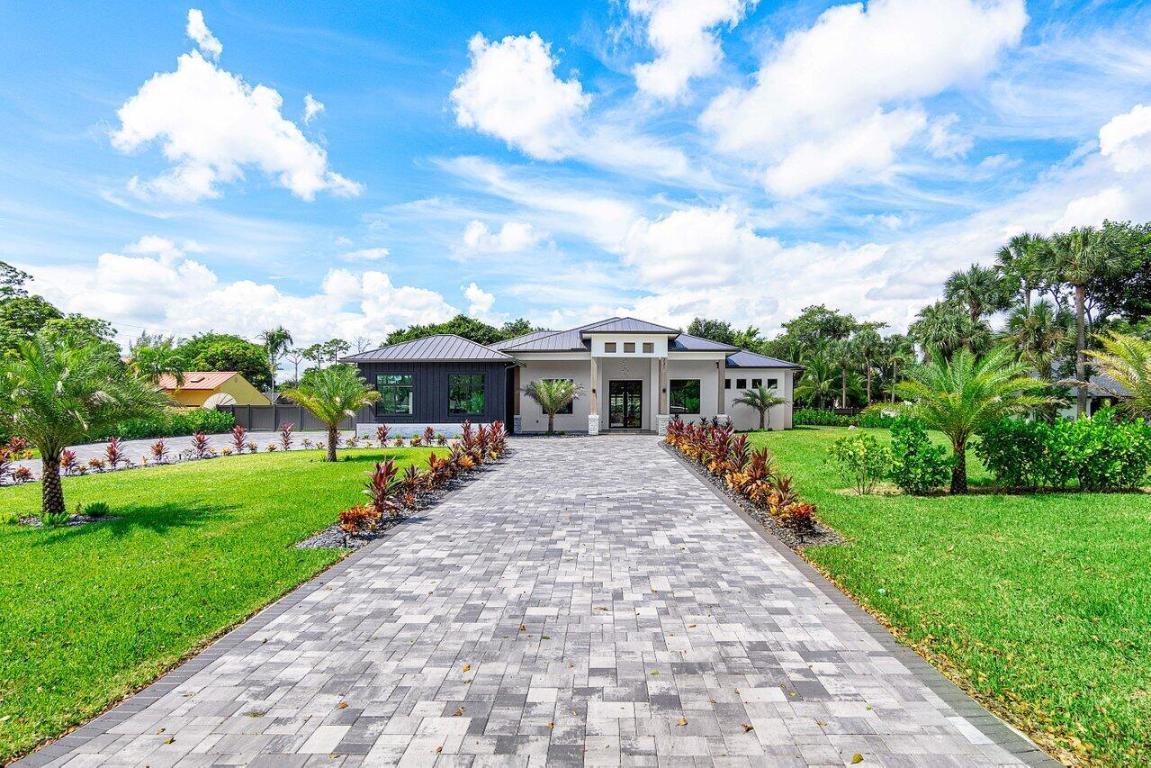 MILESTONE WEST - Residential