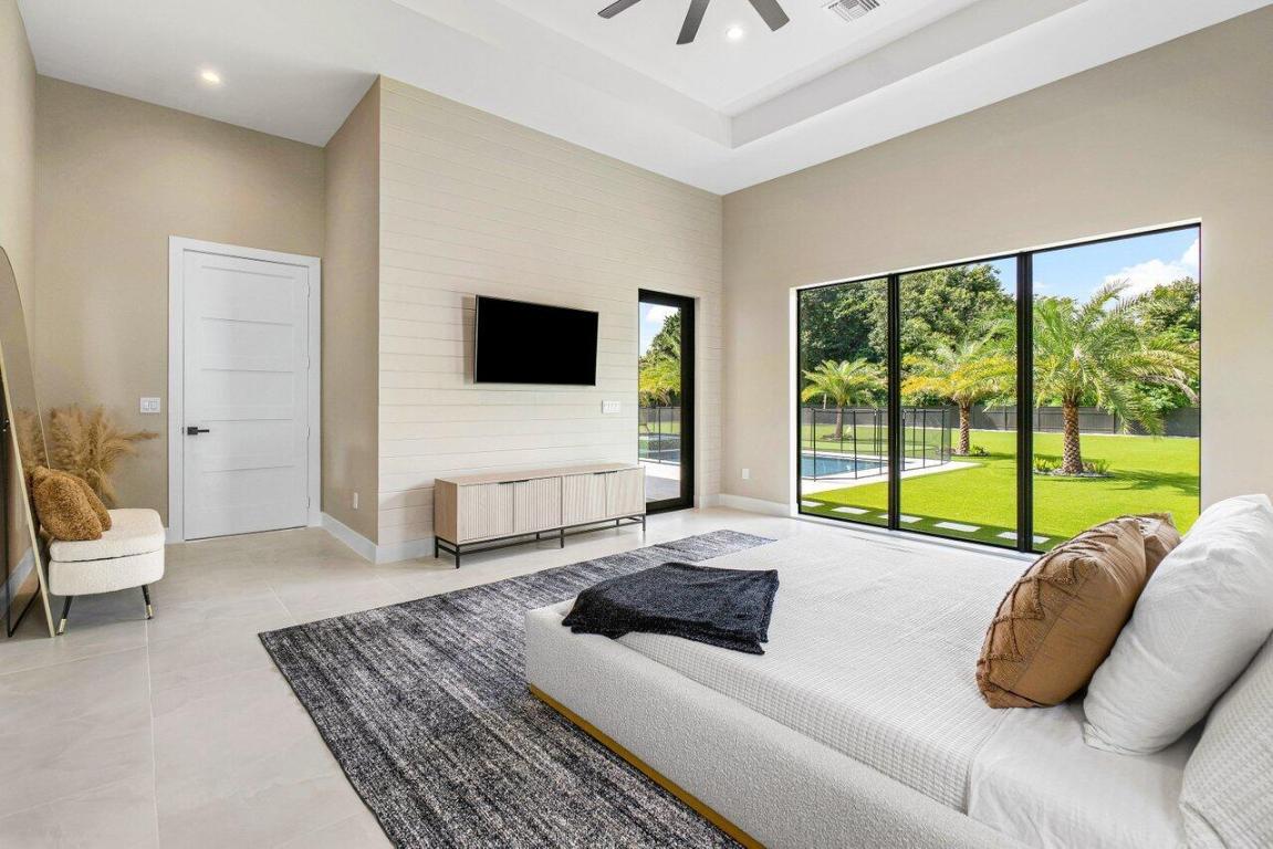 MILESTONE WEST - Residential