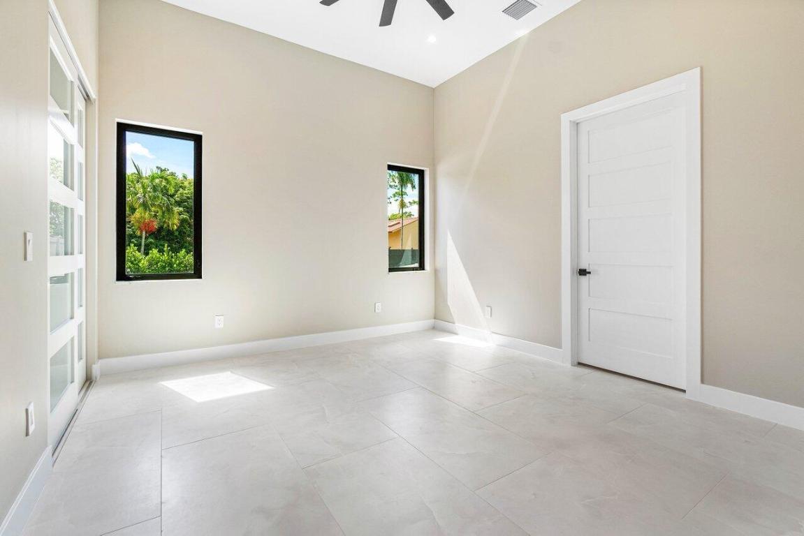 MILESTONE WEST - Residential